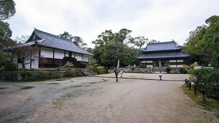 Kanzeonji Temple