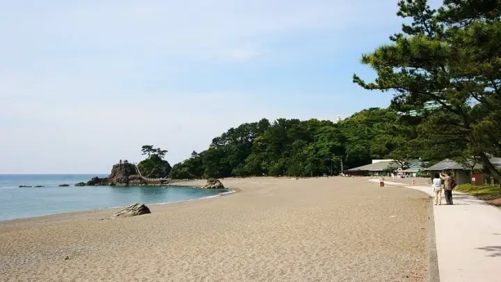 Katsurahama Beach