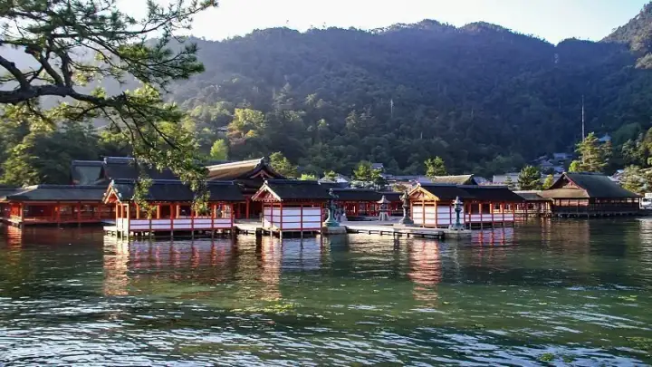 Santuário Itsukushima