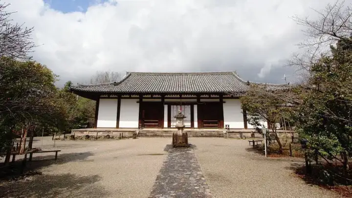 Shin-Yakushiji Temple