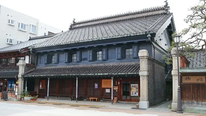 Yamachosuji et Kanayamachi